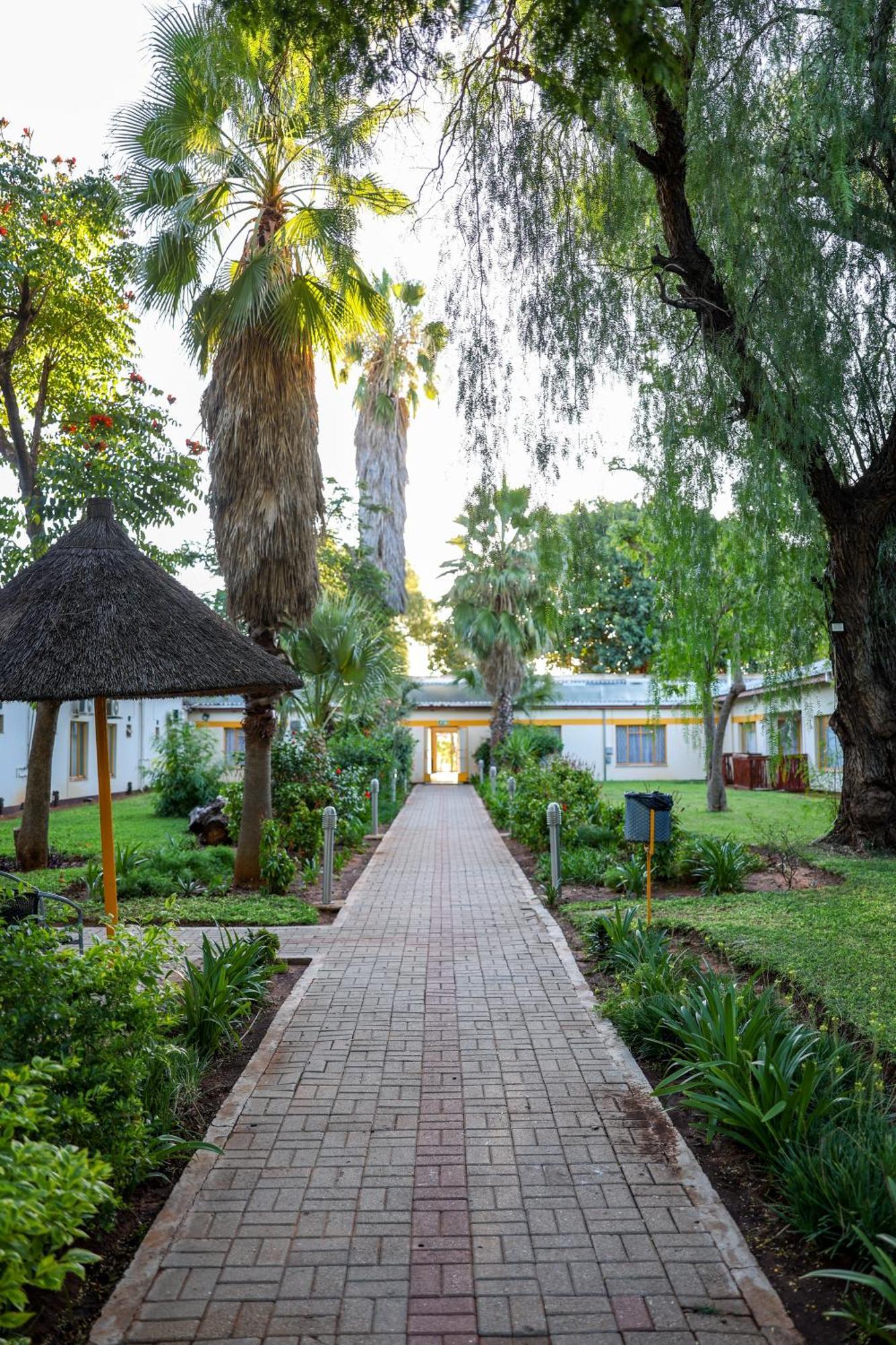 Cresta Botsalo Hotel Palapye Экстерьер фото
