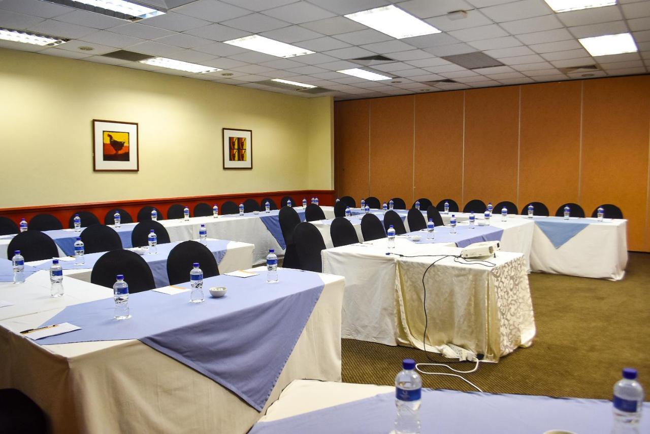 Cresta Botsalo Hotel Palapye Экстерьер фото